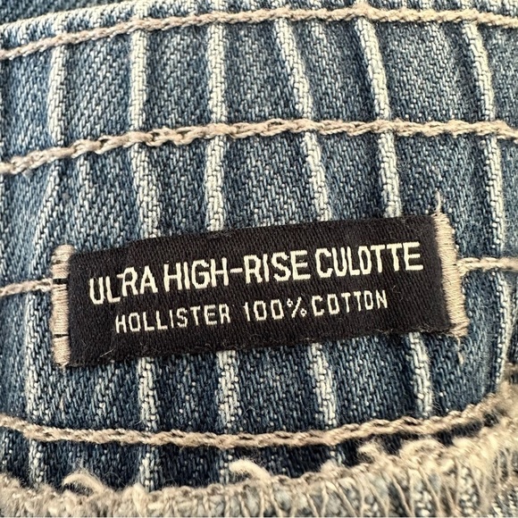 HOLLISTER Ultra High Rise Culottes in Medium Wash (Size:Small) - Picture 9 of 11